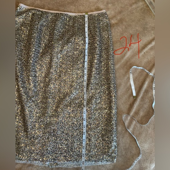Chico’s Elegant Sequin Skirt in Gold Size 1 (8) - Picture 3 of 7